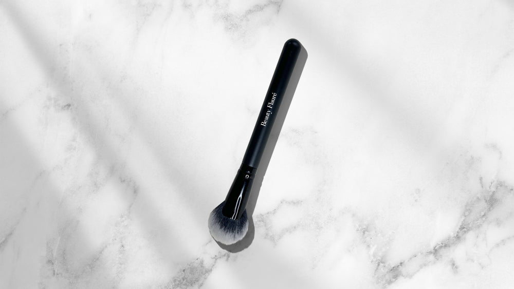 ContourGlow Cheek Fan Brush
